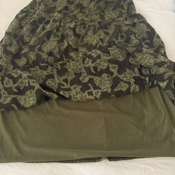 Moon River Green Floral Long Sleeve Midi Dress Size Small - Picture 7 of 7